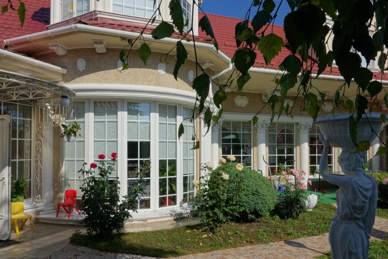 White House Apartments Odessa Buitenkant foto