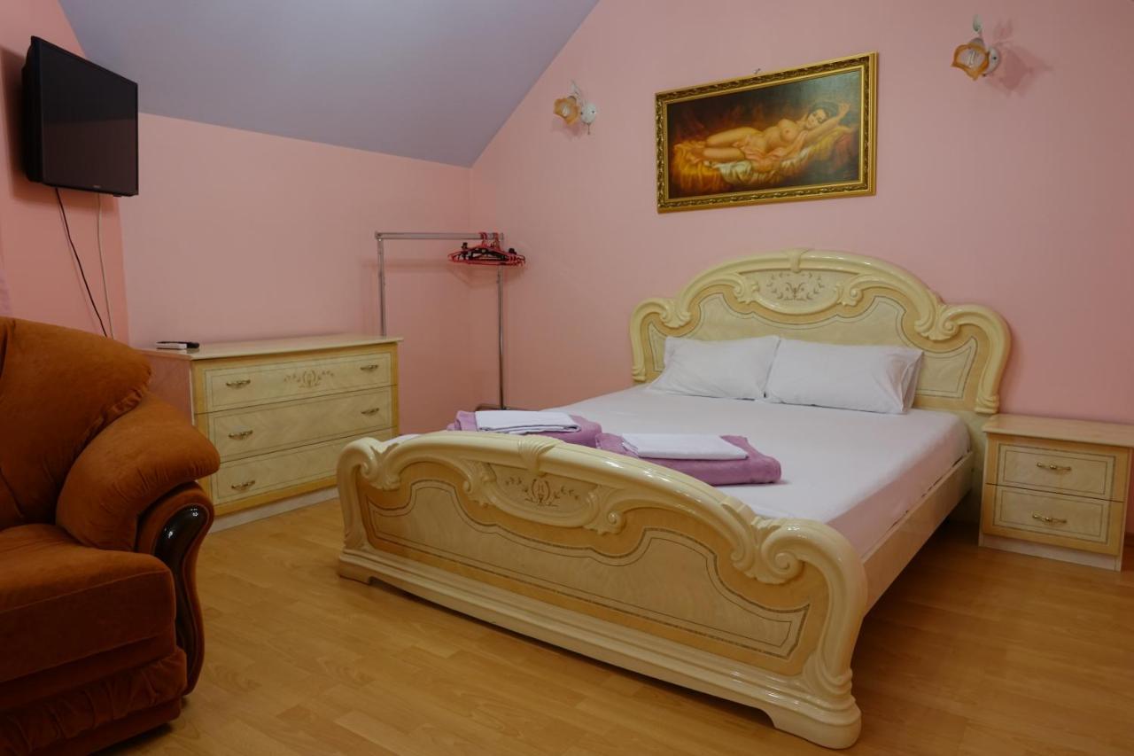 White House Apartments Odessa Buitenkant foto