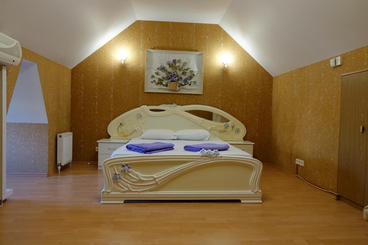 White House Apartments Odessa Buitenkant foto