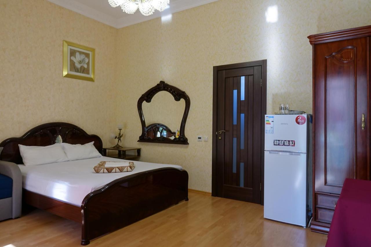 White House Apartments Odessa Buitenkant foto