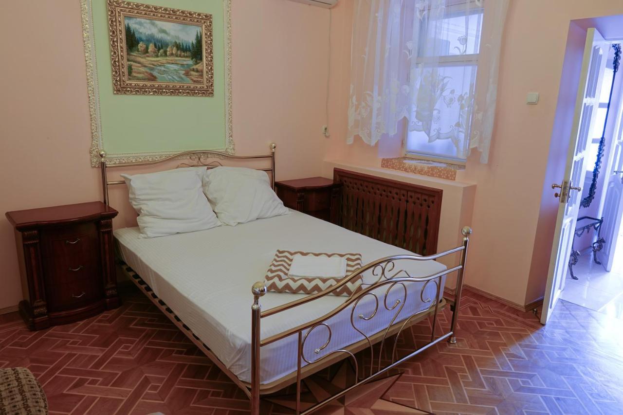 White House Apartments Odessa Buitenkant foto