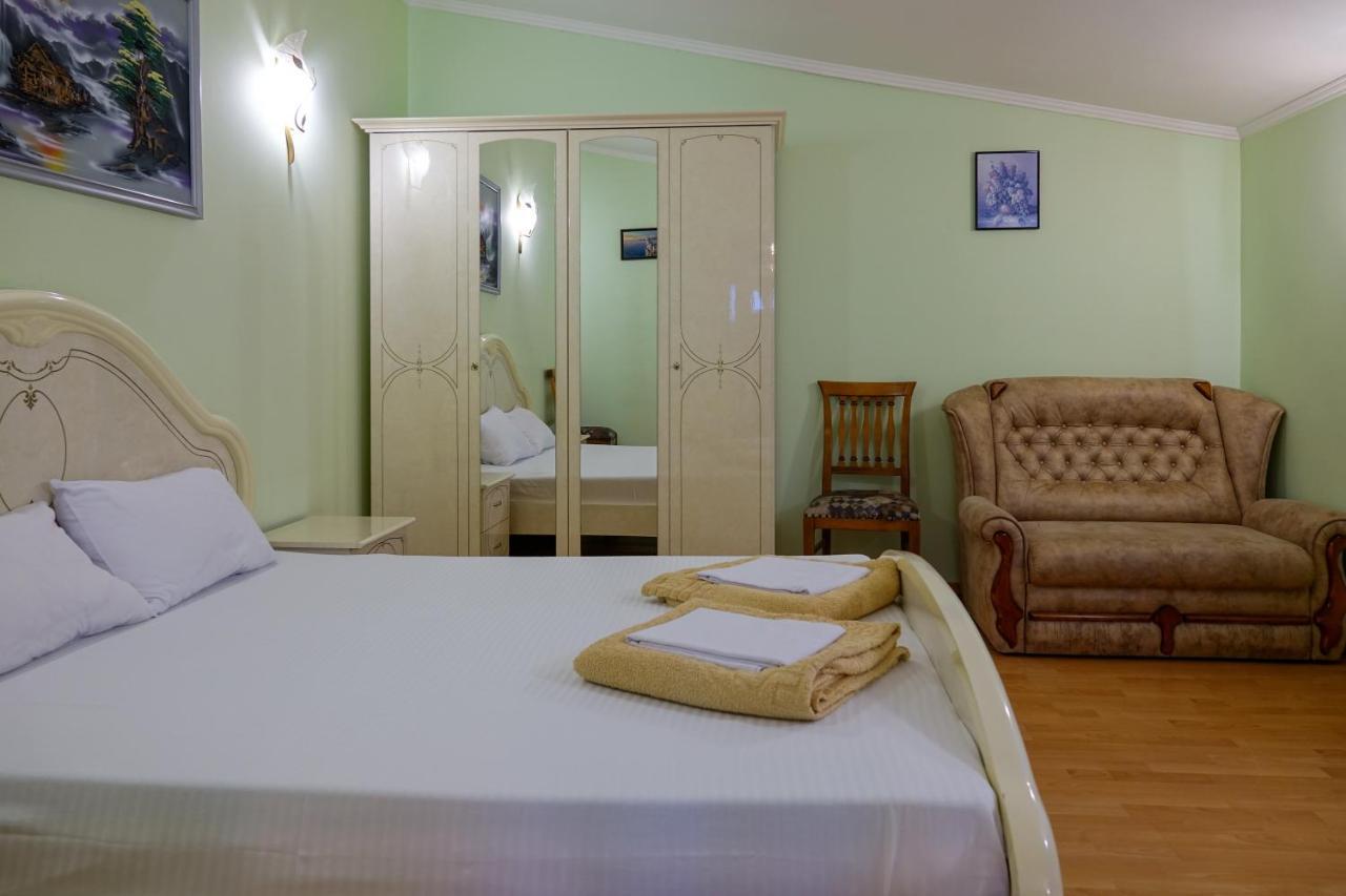 White House Apartments Odessa Buitenkant foto